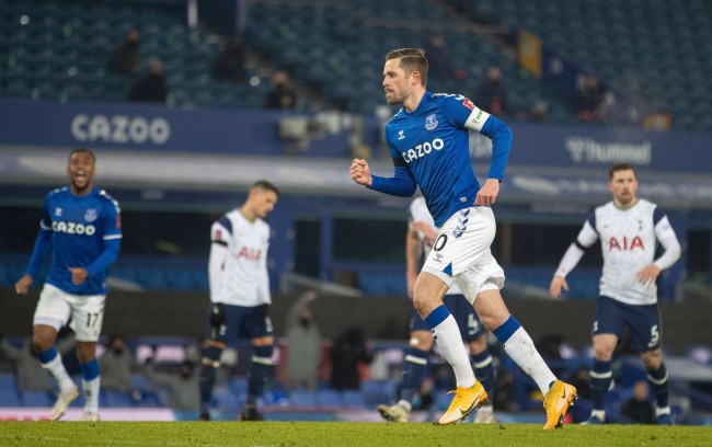 也是一个警 也是一个警